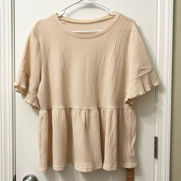 ➕ NWT SHEIN Curve Frenchy Cream Waffle Knit Peplum Top Women’s Plus Size 1X - Picture 2 of 8